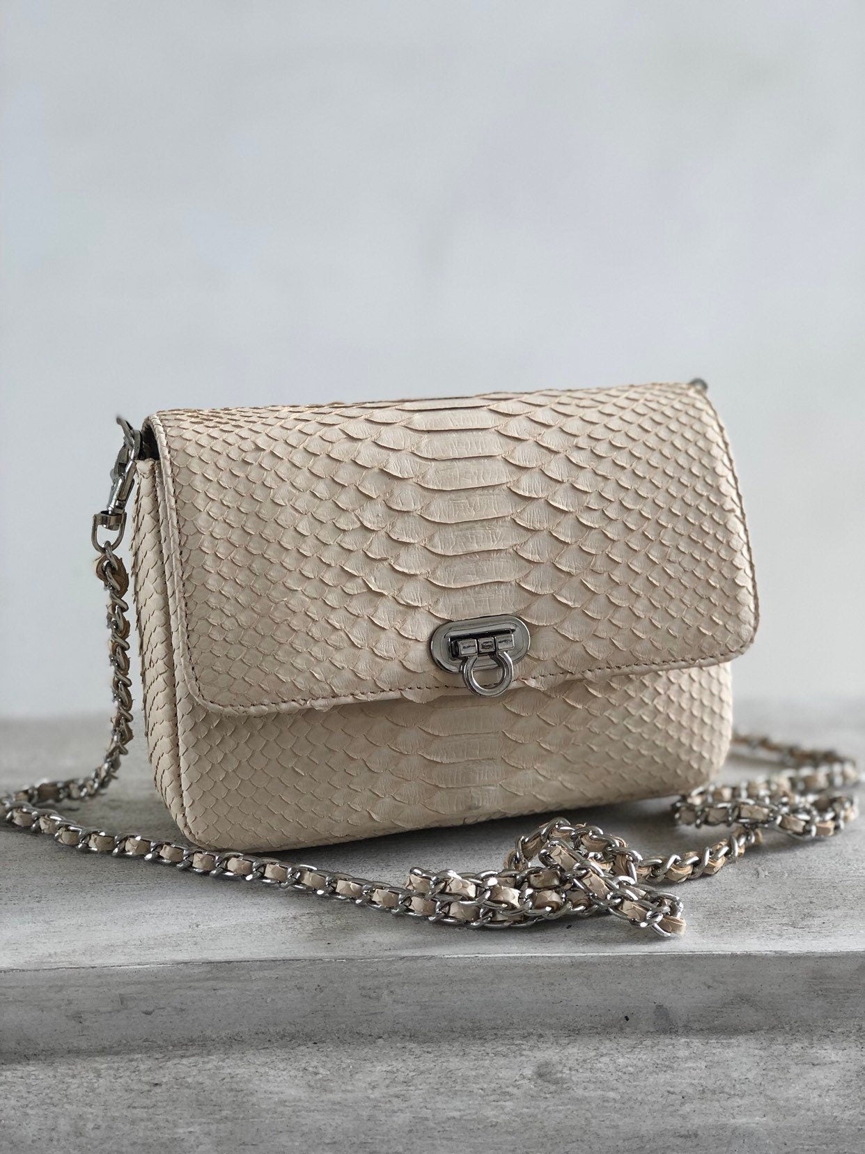 Genuine Python Skin Cream Color Crossbody Detachable Chain Handbag Mini Summer Elegant Classy Purse Clutch, Milk Color Python Leather Lady — Red