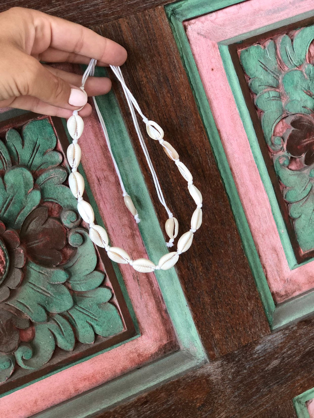 Shell Choker Necklace — White Cowrie