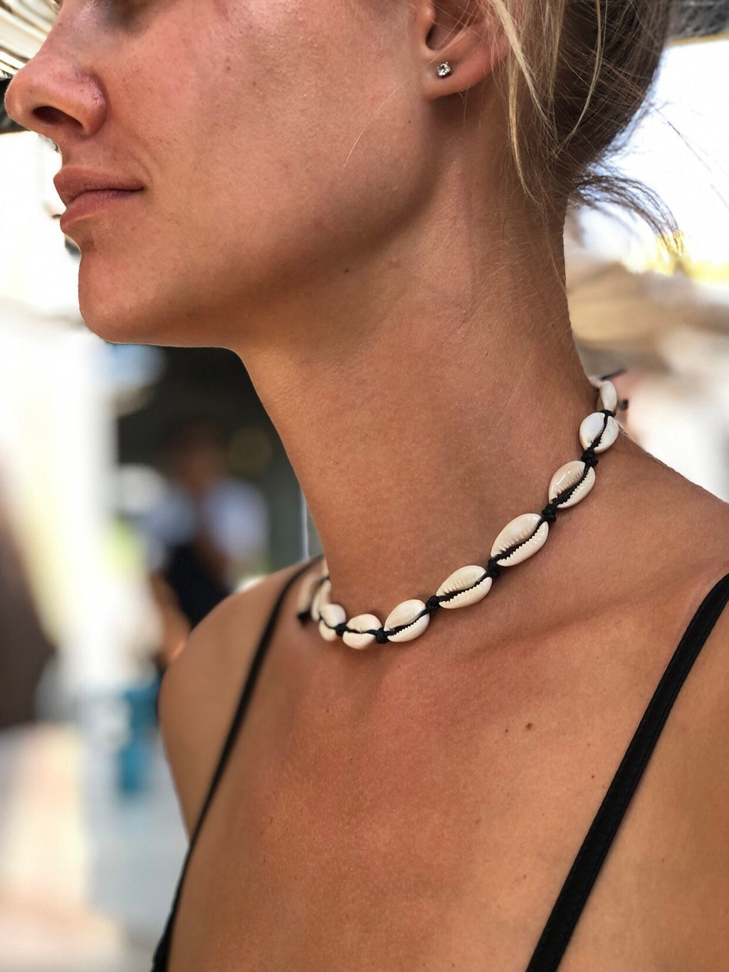 Shell Choker Necklace — Black Cowrie