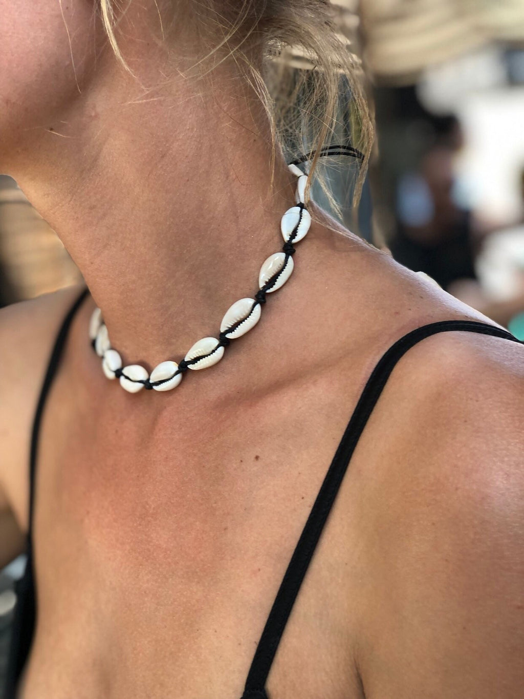 Shell Choker Necklace — Black Cowrie