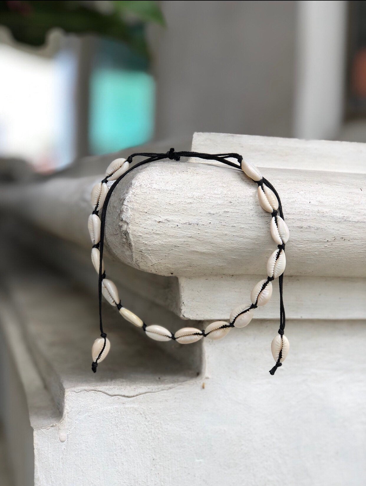 Shell Choker Necklace — Black Cowrie