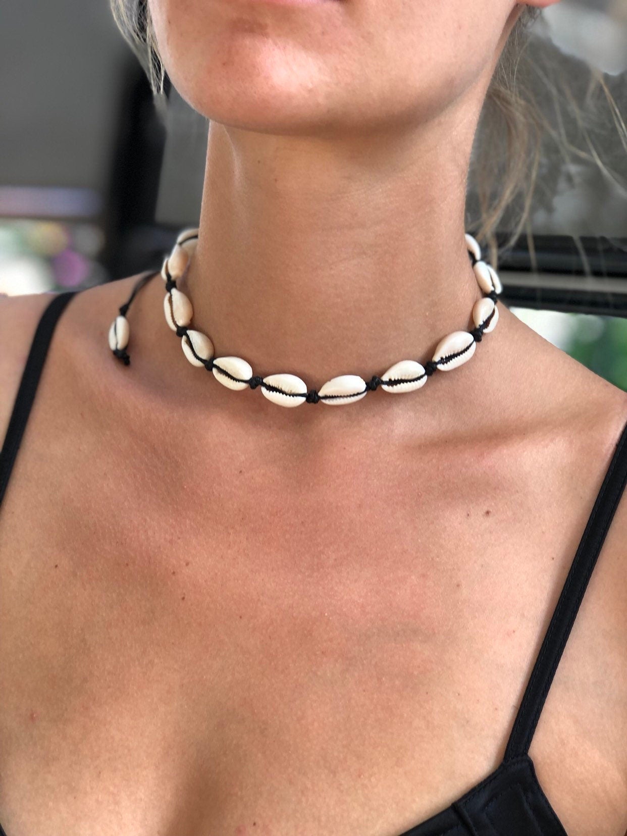 Shell Choker Necklace — Black Cowrie