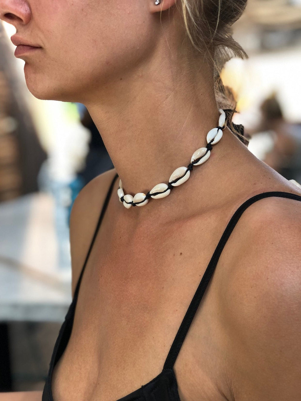 Shell Choker Necklace — Black Cowrie
