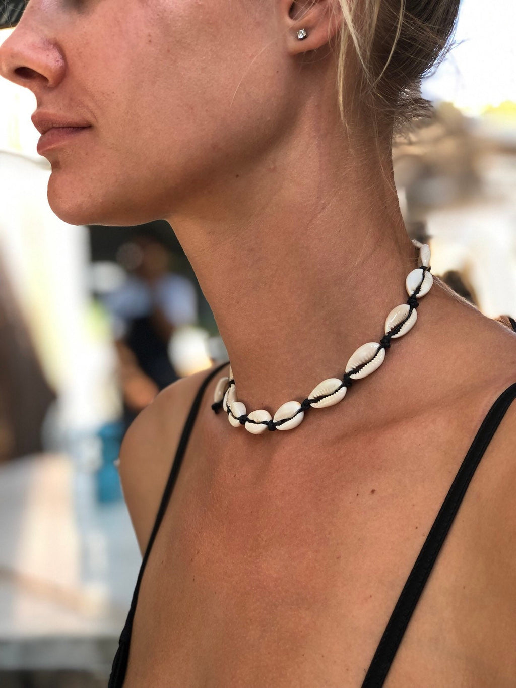 Shell Choker Necklace — Black Cowrie