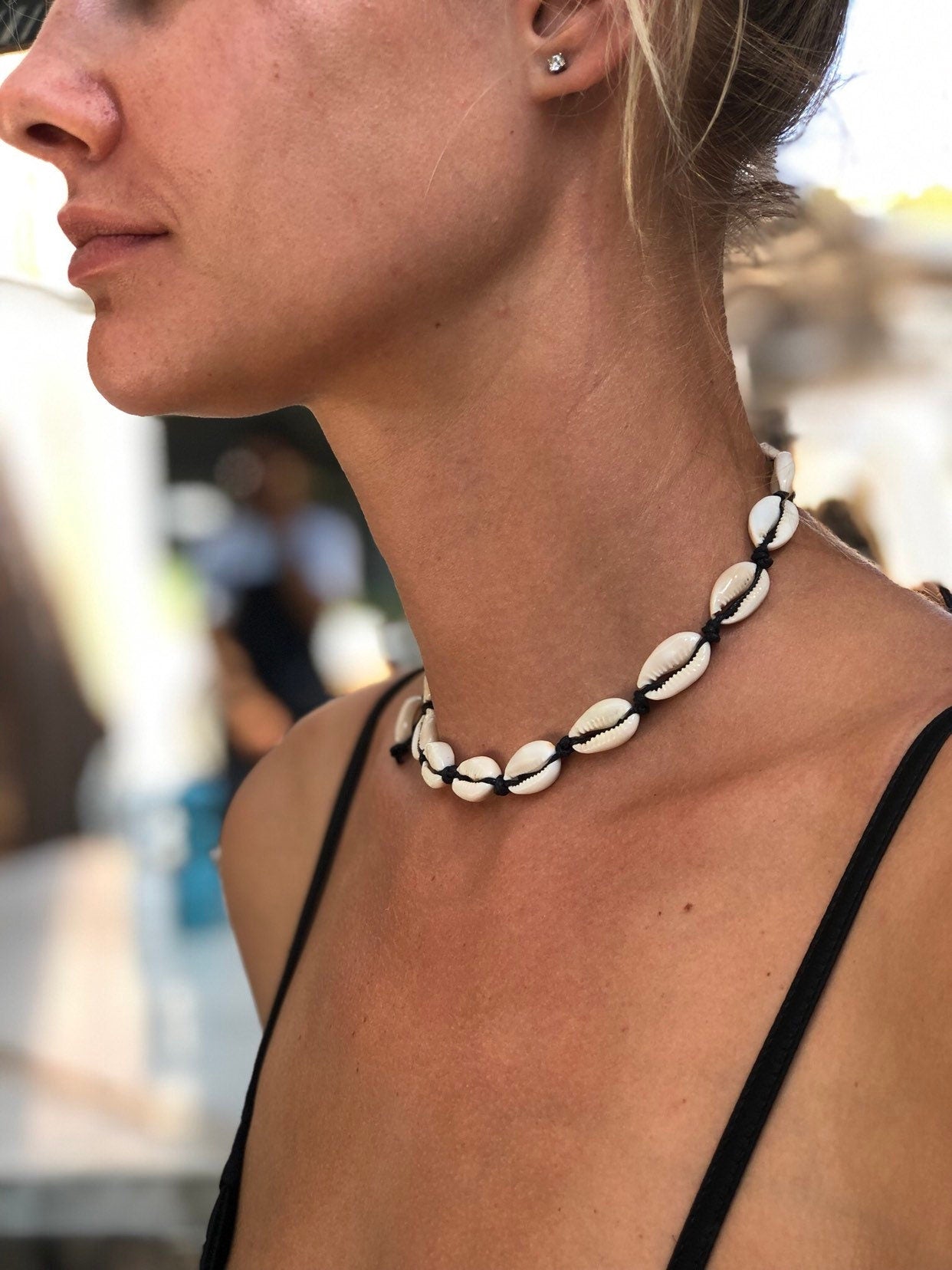Shell Choker Necklace — Black Cowrie