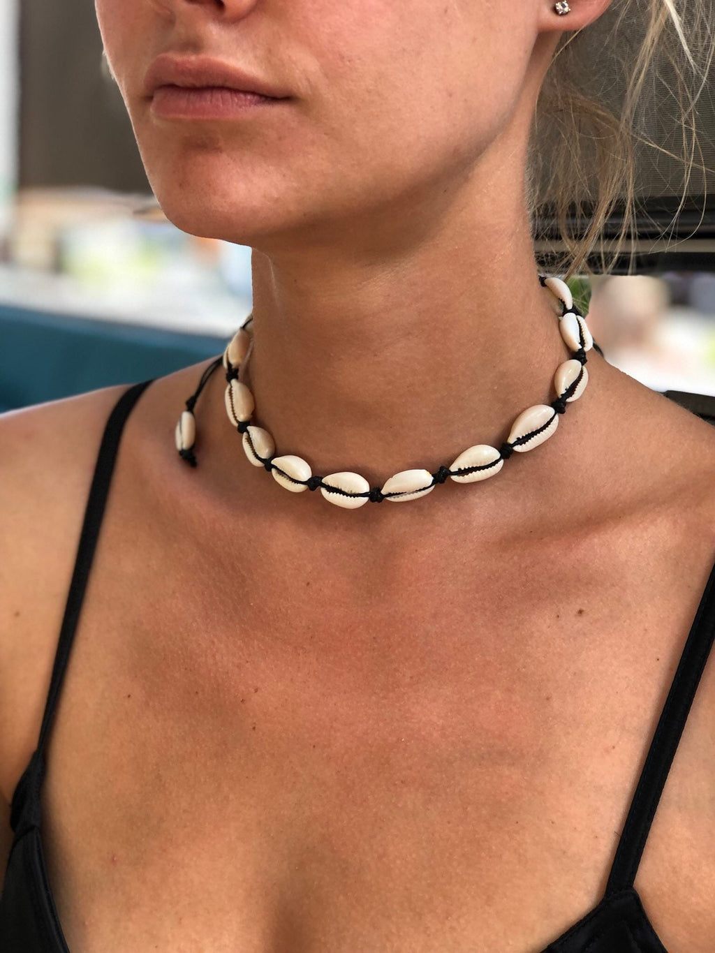Shell Choker Necklace — Black Cowrie