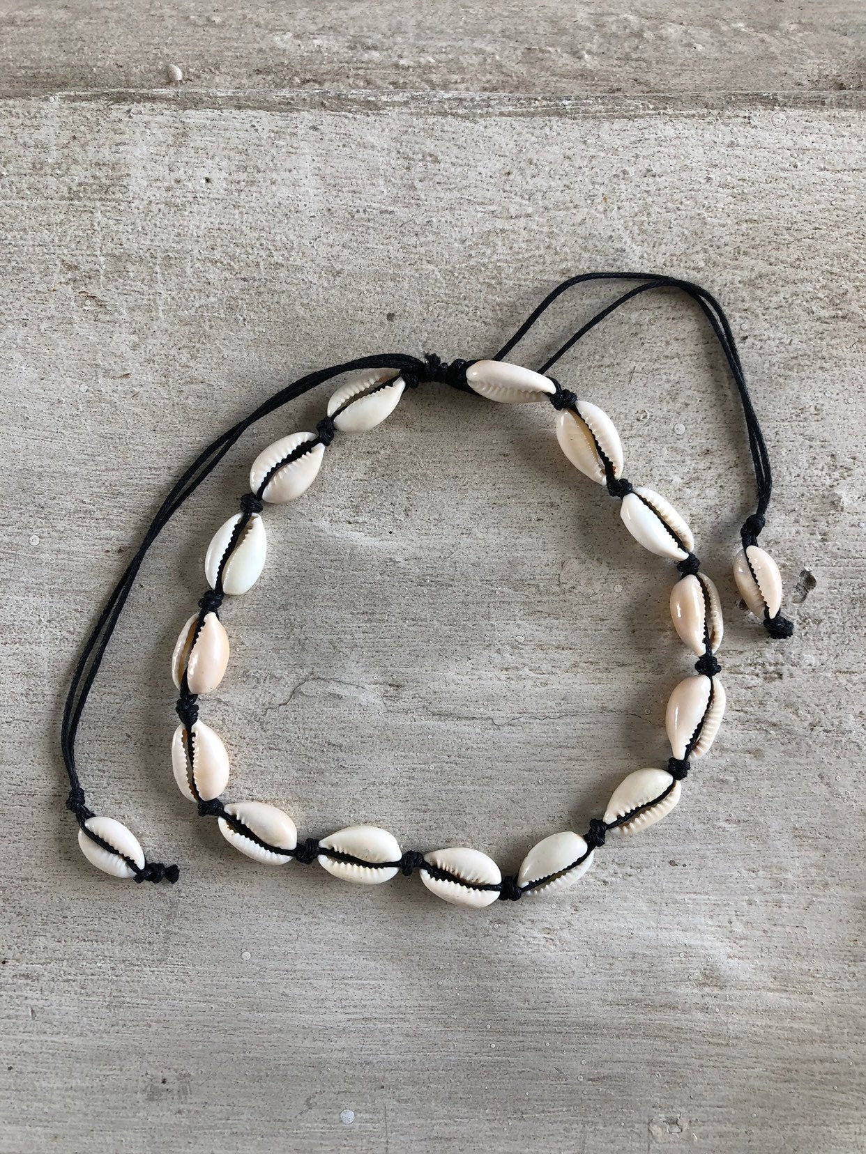Shell Choker Necklace — Black Cowrie