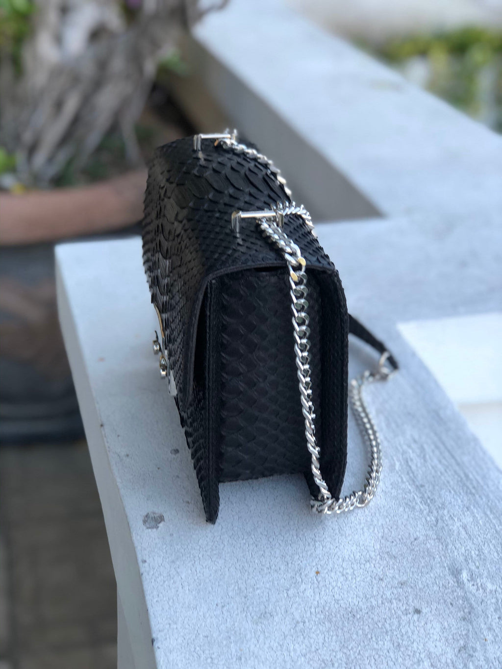 Black chain crossbody classy woman bag