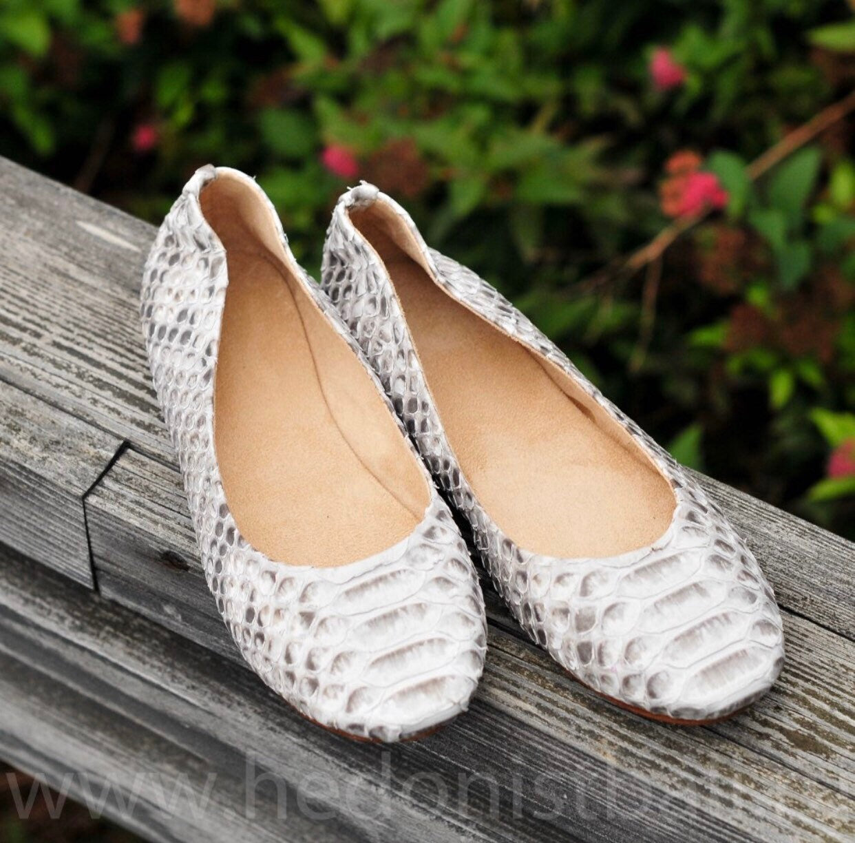 Python skin balet shoes | Woman flat shoes | exotic leather shoes | snake print flat mules | Genuine python gray flat shoes | elegant  shoes