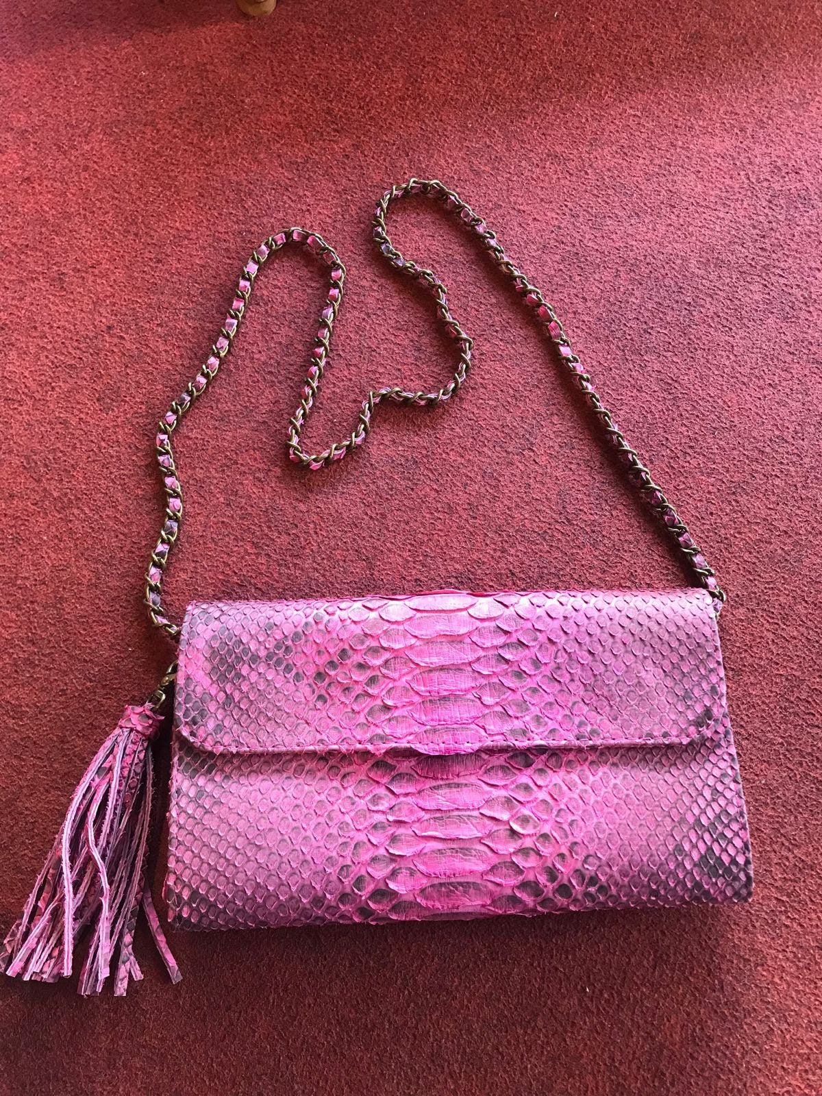 Genuine python skin classy flat clutch with shoulder chain — Pink