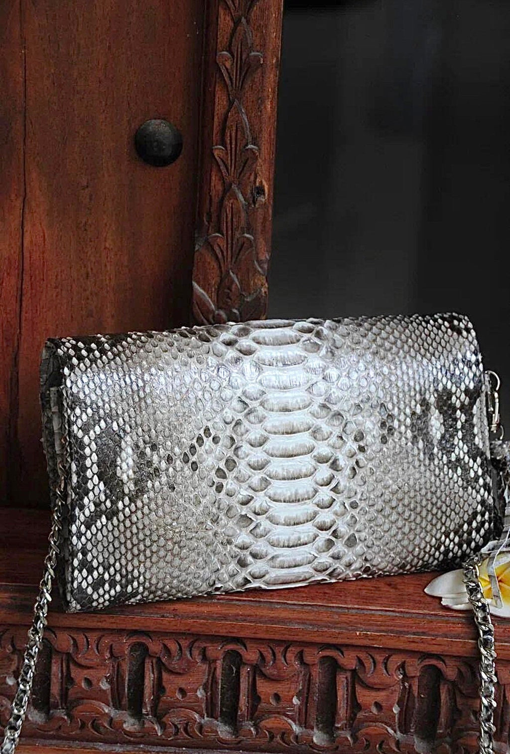 Genuine python skin classy grey flat clutch with shoulder chain — Red