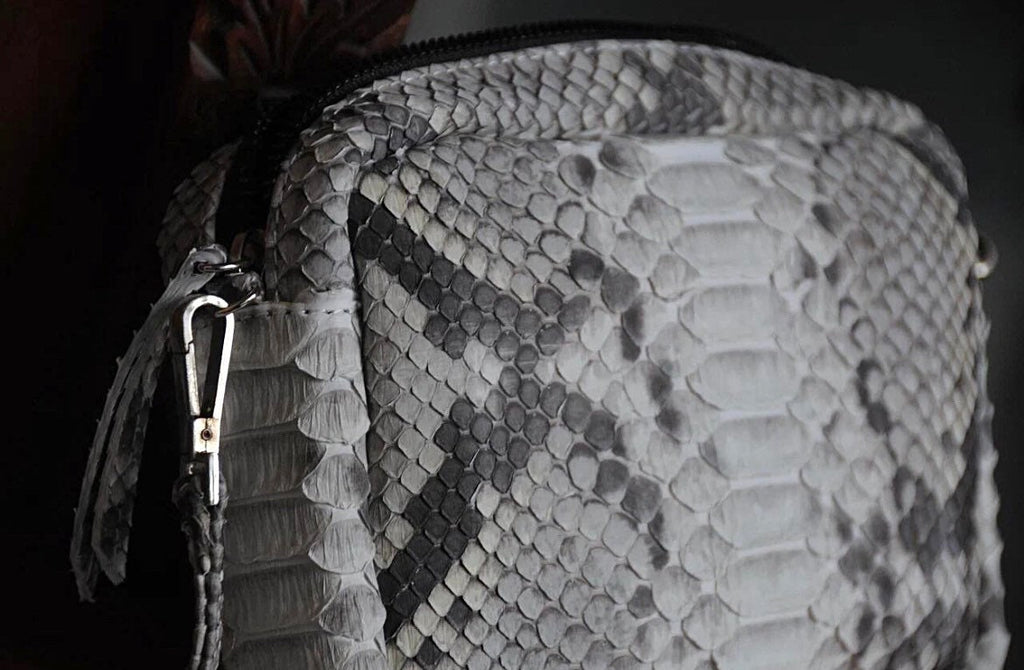 Smalll woman genuine python skin elegant grey snake print clutch — Red