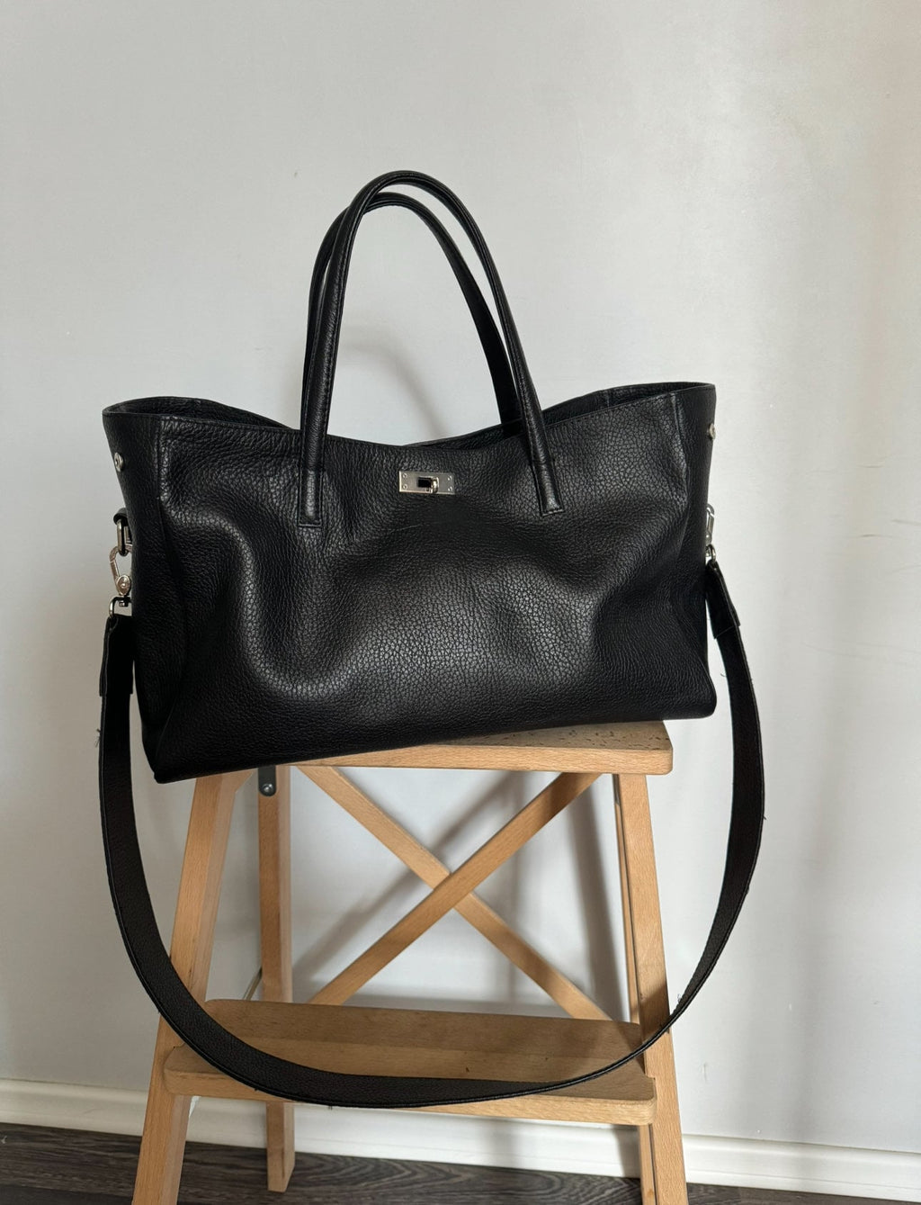 Genuine Leather Bag — Black Classic