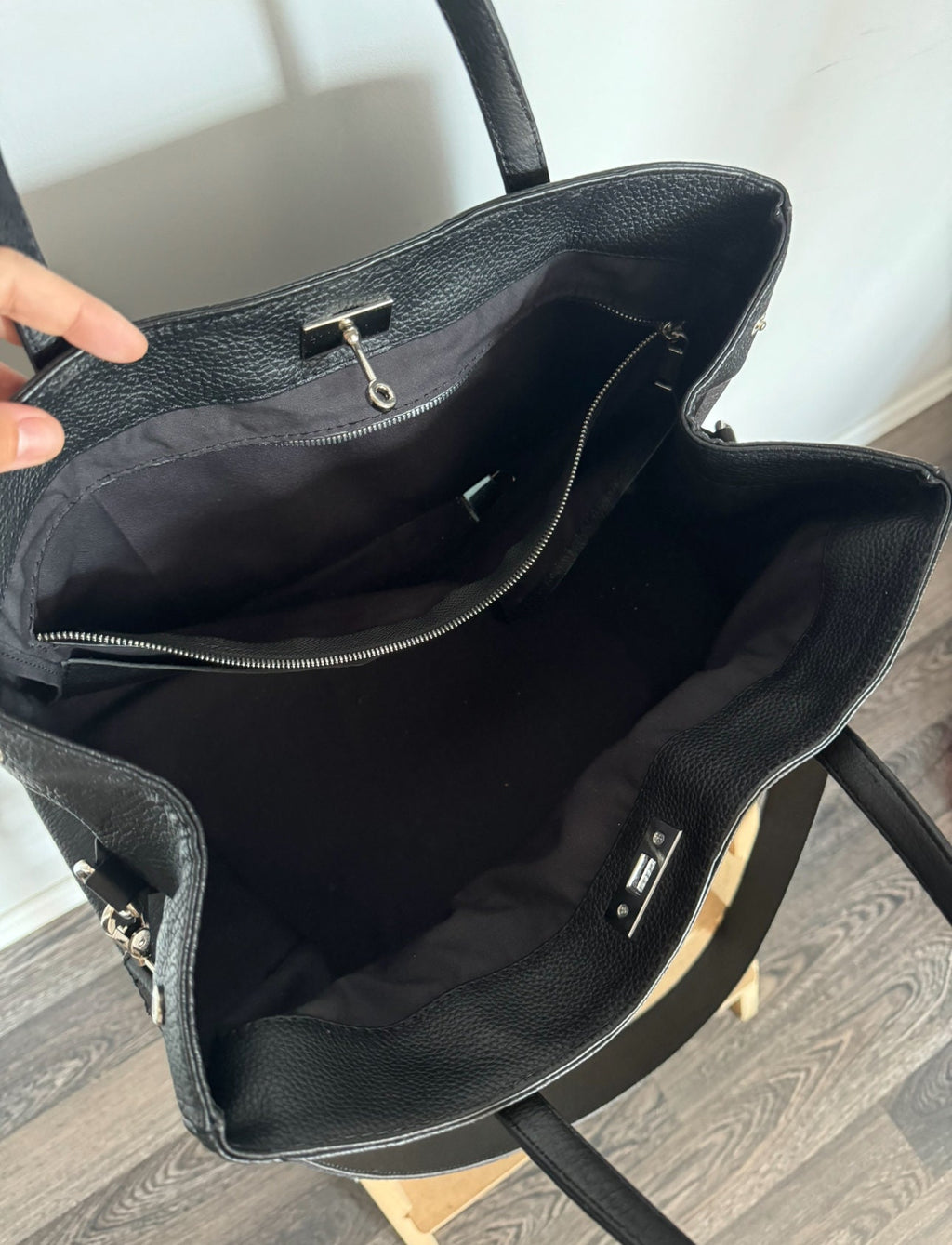 Genuine Leather Bag — Black Classic