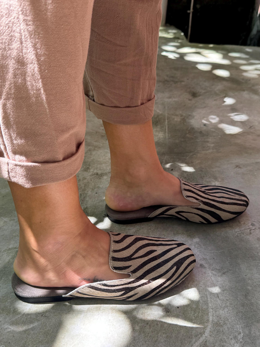 Genuine fur and suede zebra print momen mules — Brown
